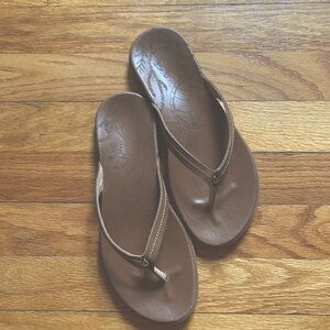 Brand new ! OluKai beach sandals